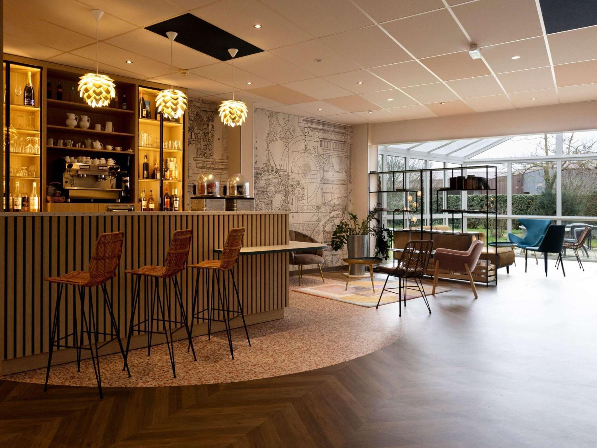 Hotel Ibis Styles Chinon Exterior foto